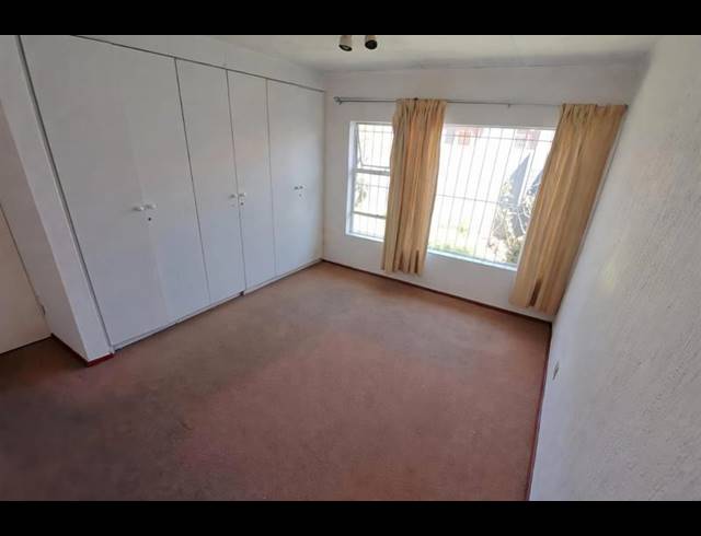 3 BEDROOM TOWNHOUSE FOR SALE IN RACEVIEW